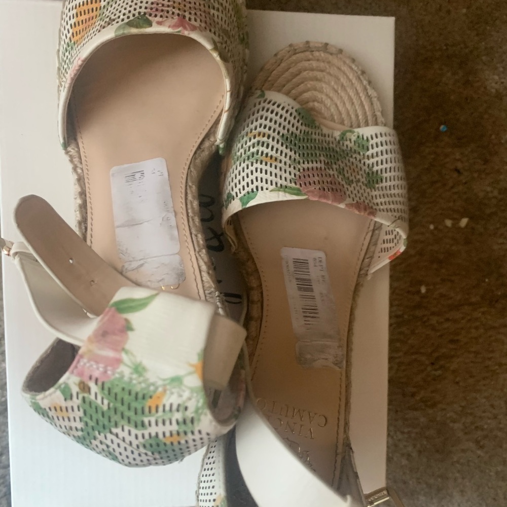 Woman Shoes - Picture 11 of 13